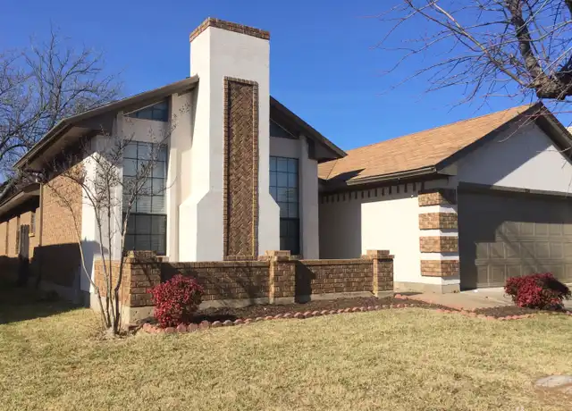 Property at 704 Sunrise Ct, Fort Worth, TX, 76120, 3 beds, 2 baths, [object Object]