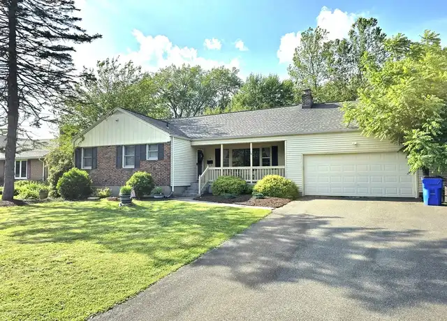 Property at 16 Brightview Dr, West Hartford, CT, 06117, 5 beds, 2 baths, [object Object]