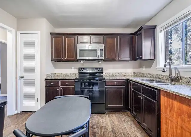 Property at 2840 Jerome Rd, Atlanta, GA, 30349, 1 bed, 1 bath, [object Object]