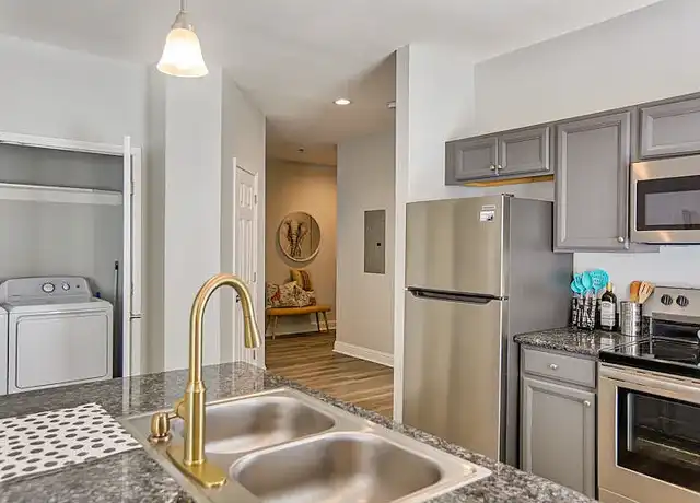 Property at LTL Royal Palms Baton Rouge MT LLC - 10245 Airline Hwy, Baton Rouge, LA, 70816, 1-2 bed, 1-2 bath, [object Object]