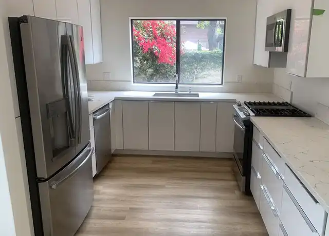 Property at 4561 Alla Rd #4, Marina del Rey, CA, 90292, 2 beds, 2 baths, [object Object]