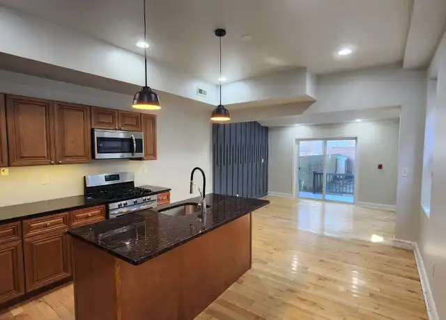 Property at 715 N 6th St Unit 1R, Philadelphia, PA, 19123, 3 beds, 3 baths, [object Object]