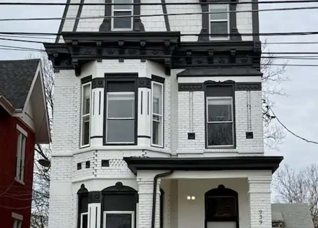 Property at 939 Chateau Ave Apt 3, Cincinnati, OH, 45204, 3 beds, 1 bath, [object Object]