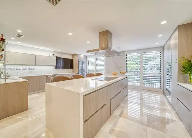 Property at 6124 Paradise Point Dr #6124, Palmetto Bay, FL, 33157, 2 beds, 2.5 baths, [object Object]