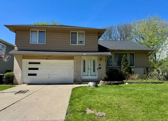 Property at 2536 Lafayette Dr, Cleveland, OH, 44118, 4 beds, 2.5 baths, [object Object]