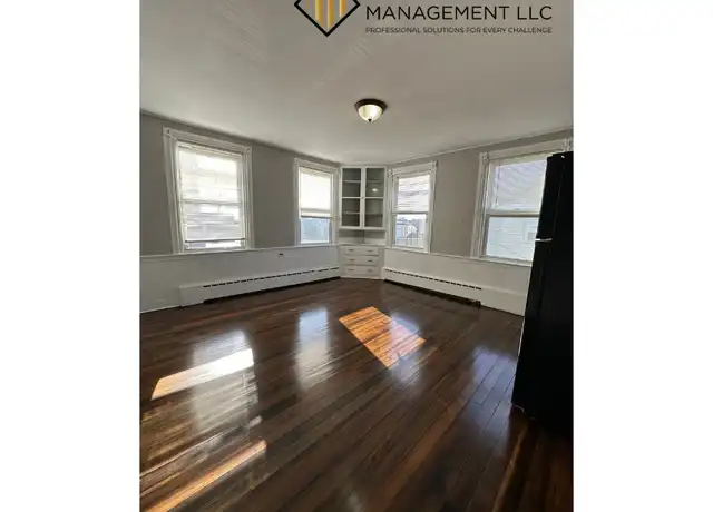 Property at 58 Edgemond St Unit 2W, Fall River, MA, 02723, 1 bed, 1 bath, [object Object]