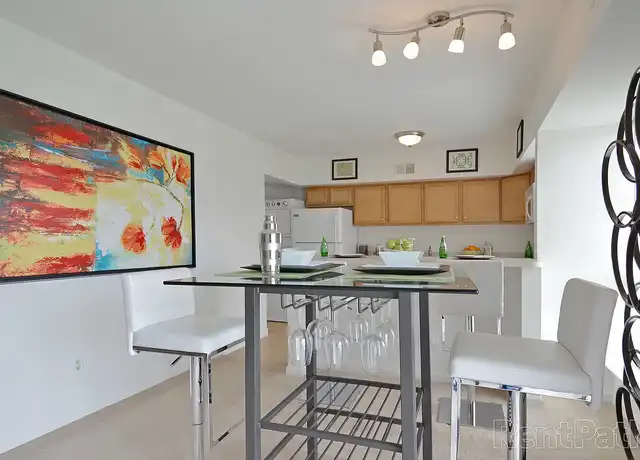 Property at Cavalier Country Club Apartments - 25 Golf View Dr, Newark, DE, 19702, 1-3 bed, 1-2 bath, [object Object]