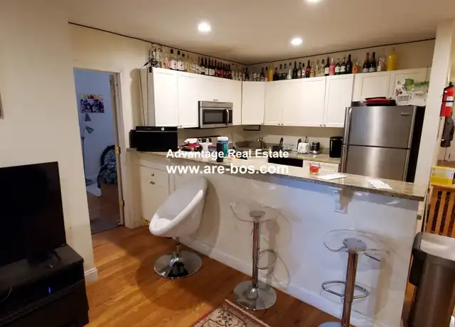 Property at 318 Saint Paul St #4, Brookline, MA, 02446, 3 beds, 1 bath, [object Object]
