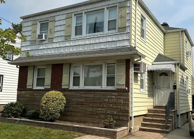 Property at 17 Hazel Pl, Lynbrook, NY, 11563, 2 beds, 1 bath, [object Object]