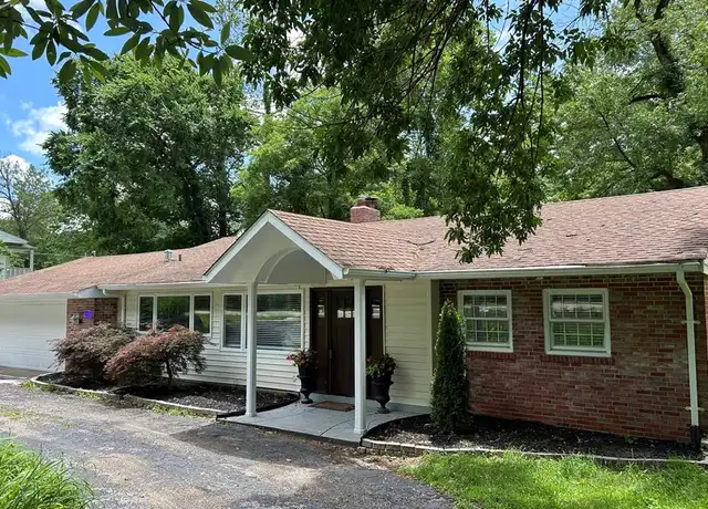Property at 2009 N Geyer Rd, Saint Louis, MO, 63131, 3 beds, 2 baths, [object Object]