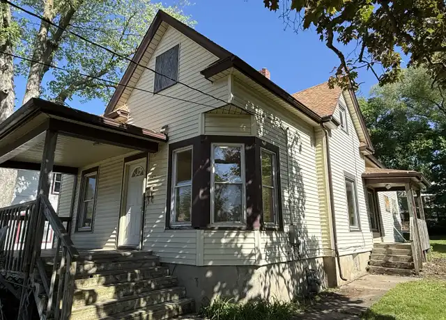 Property at 1823 Chestnut St, Rockford, IL, 61102, 3 beds, 1 bath, [object Object]