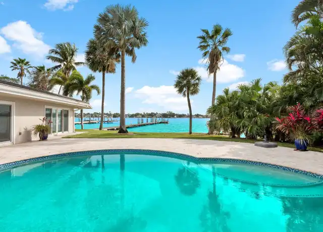 Property at 714 S Lake Dr, Lantana, FL, 33462, 4 beds, 4.5 baths, [object Object]