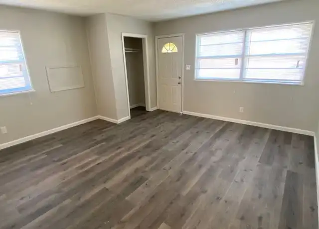 Property at 423 SE Winfield Ave Unit 414-16 Winfield-414 Winfield, Topeka, KS, 66607, 3 beds, 1 bath, [object Object]