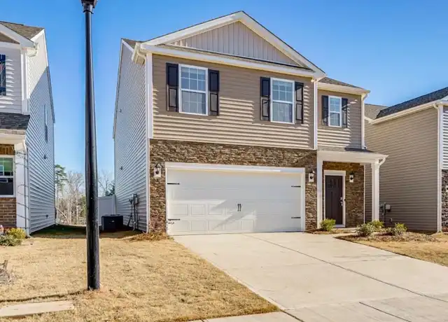 Property at 1281 37th Ave NE, Hickory, NC, 28601, 5 beds, 3 baths, [object Object]