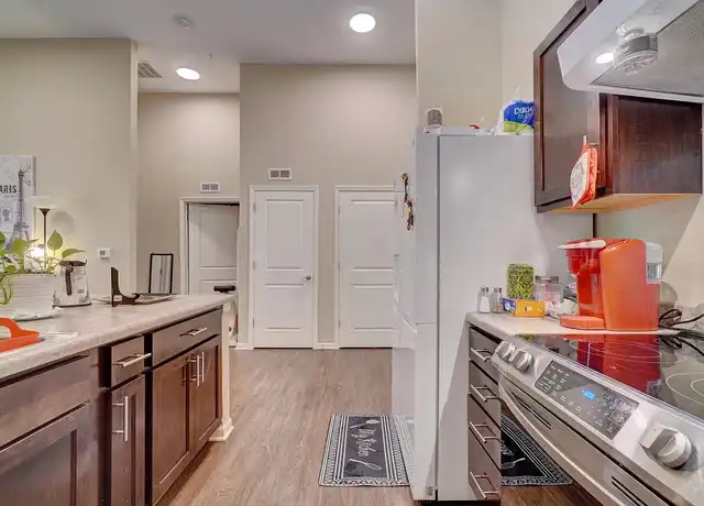 Property at Holley Pointe - 622 Effingham St, Portsmouth, VA, 23704, 2 beds, 1.5 baths, [object Object]