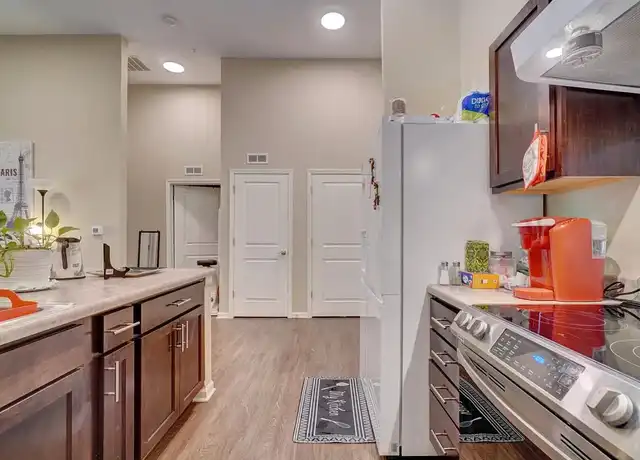 Property at Holley Pointe - 622 Effingham St, Portsmouth, VA, 23704, 2 beds, 1.5 baths, [object Object]