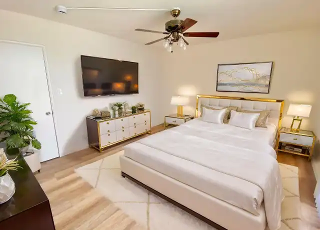 Property at 2014 Ridgeley Dr Unit 5, Los Angeles, CA, 90016, 2 beds, 1 bath, [object Object]