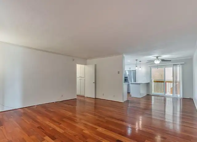 Property at 382 Coronado Ave #102, Long Beach, CA, 90814, 2 beds, 2 baths, [object Object]