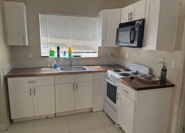 Property at 1942 Buchanan St, Hollywood, FL, 33020, 2 beds, 1 bath, [object Object]
