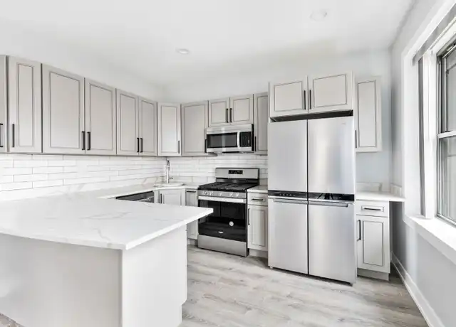 Property at 1310 W Birchwood Ave #3, Chicago, IL, 60626, 3 beds, 2 baths, [object Object]