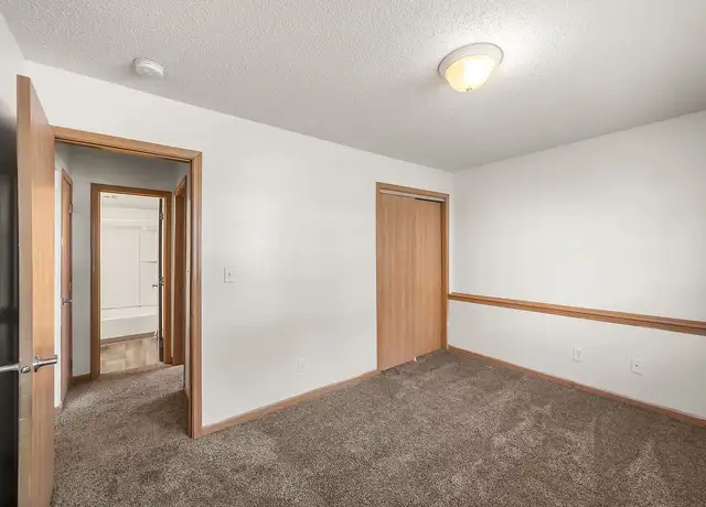 Photo of 2901 Boston Ave, Des Moines, IA 50310