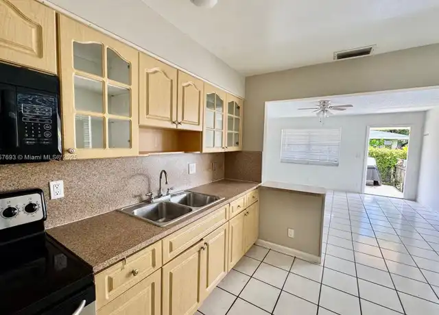 Property at 718 SW 7th St Unit 718, Hallandale Beach, FL, 33009, 2 beds, 1.5 baths, [object Object]
