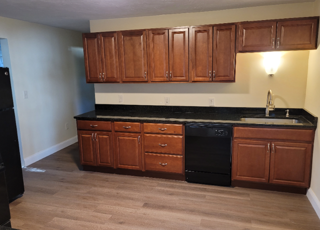 Photo of 56 Elizabeth St, Attleboro, MA 02703