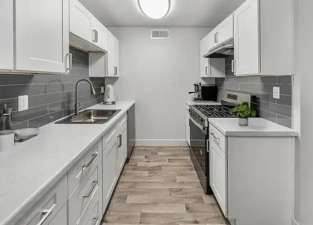 Property at 2025 West Apartment Homes - 2025 W Indian School Rd, Phoenix, AZ, 85015, 0 beds, 1 bath, [object Object]