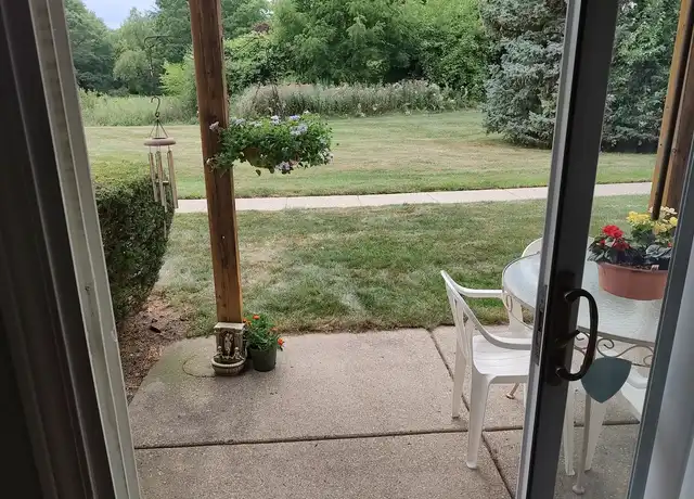 Property at 806 Bloomfield Village Blvd Unit K, Auburn Hills, MI, 48326, 2 beds, 1 bath, [object Object]