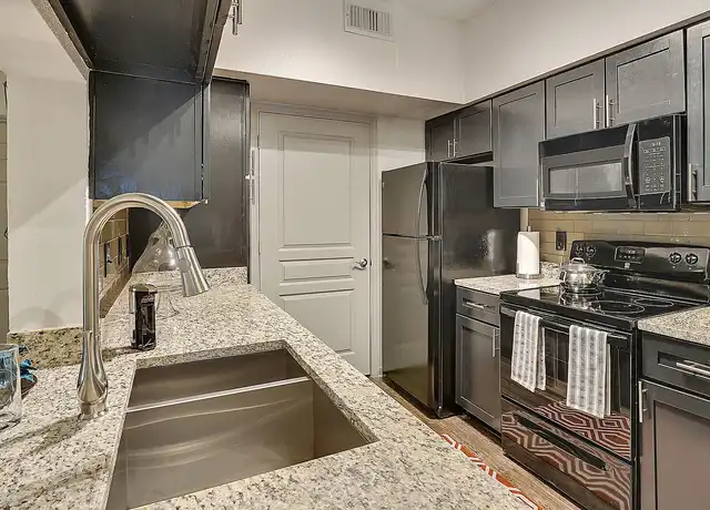 Property at Crescent at Country Club - 1531 Country Club Rd, Lake Charles, LA, 70605, 2 beds, 2 baths, [object Object]