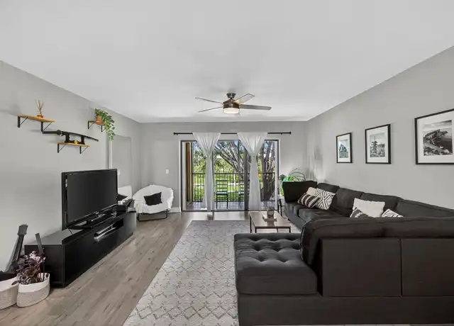 Property at 412 Lakeview Dr #202, Weston, FL, 33326, 2 beds, 2 baths, [object Object]