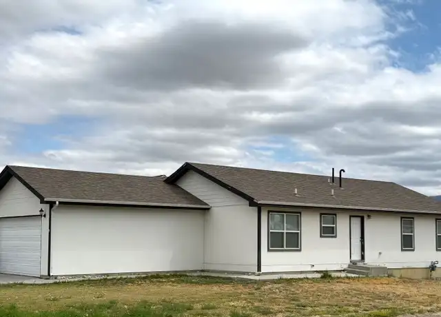 Property at 2611 Lynn Ln, Casper, WY, 82609, 3 beds, 2 baths, [object Object]