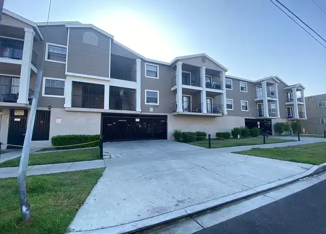 Property at 920 Martin Luther King Jr. - 920 Martin Luther King Junior Ave, Long Beach, CA, 90813, 2 beds, 1.5 baths, [object Object]