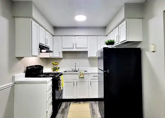 Property at Rivers at Bluegrass - 2504 Larkin Rd, Lexington, KY, 40503, 1-2 bed, 1 bath, [object Object]