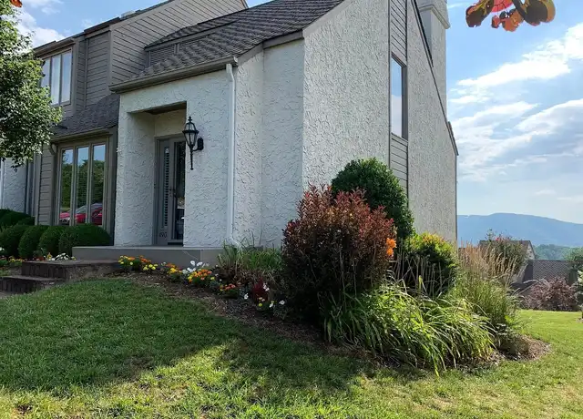 Property at 4903 Hunting Hills Ct, Roanoke, VA, 24018, 2 beds, 3 baths, [object Object]