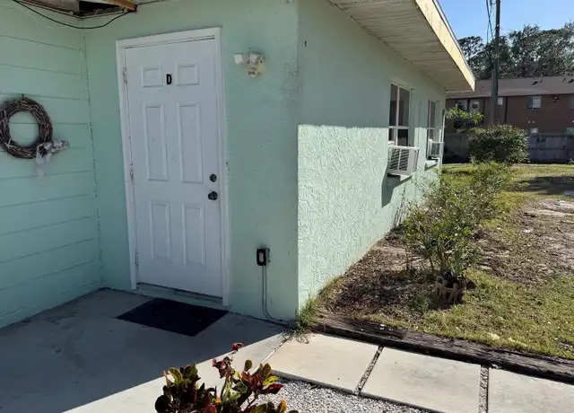 Property at 104 Base Ave W Unit D, Venice, FL, 34285, 1 bed, 1 bath, [object Object]