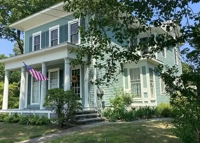 Property at 21 High St Unit B, Clinton, CT, 06413, 2 beds, 2 baths, [object Object]