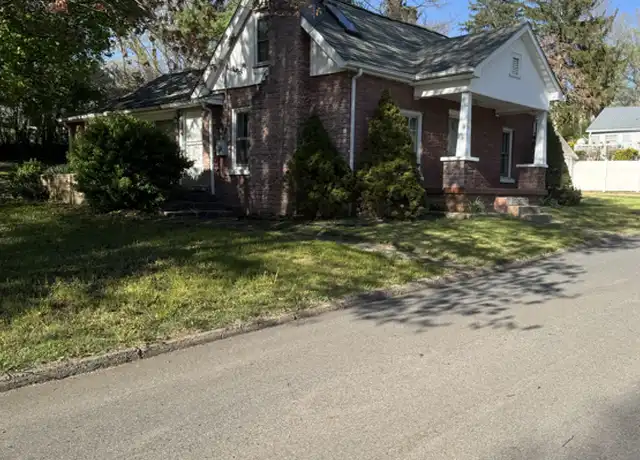 Property at 73 Stamey St, Canton, NC, 28716, 3 beds, 1 bath, [object Object]