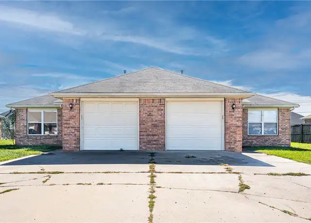 Property at 318 E Marietta Ct, Rogers, AR, 72758, 3 beds, 2 baths, [object Object]