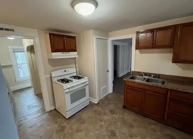 Property at 60 Archibald St Apt B, Burlington, VT, 05401, 2 beds, 1 bath, [object Object]
