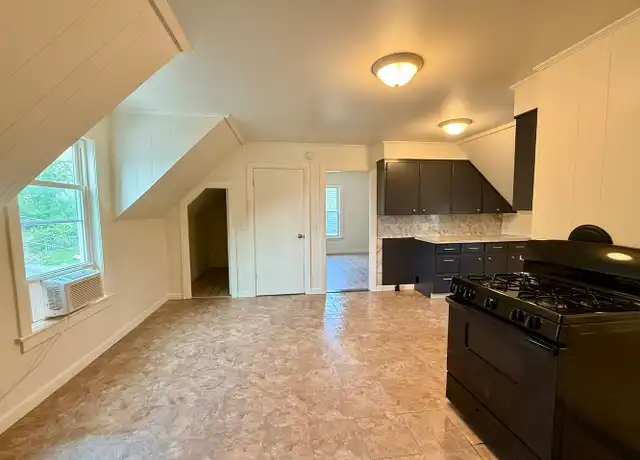 Property at 471 Central St Unit 3, Manchester, NH, 03103, 3 beds, 1 bath, [object Object]