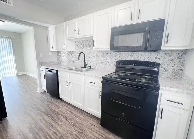 Property at Reserves of Madison - 450 N Keeneland Dr, Richmond, KY, 40475, 1-3 bed, 1-1.5 bath, [object Object]