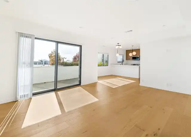 Property at 1210 Larrabee St Unit 05, West Hollywood, CA, 90069, 3 beds, 3 baths, [object Object]