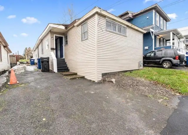 Property at 505 Carbon St Unit Back, Syracuse, NY, 13208, 2 beds, 1 bath, [object Object]