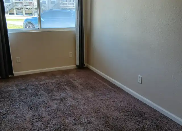 Property at 510 S Poplar St, Carbondale, IL, 62901, 1 bed, 1 bath, [object Object]