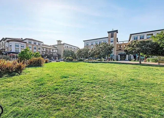 Photo of 1 Plaza View Ln, Foster City, CA 94404