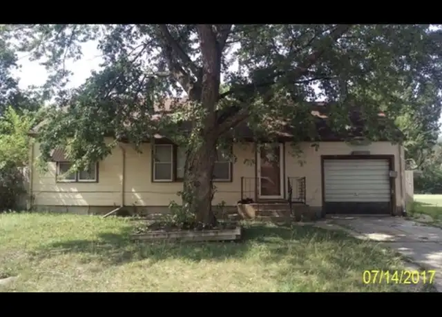 Property at 1421 Willow Rd, Newton, KS, 67114, 3 beds, 1 bath, [object Object]