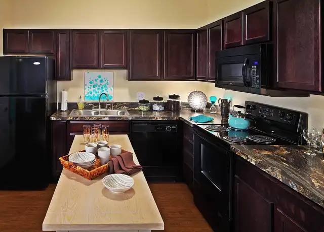 Property at Hilliard Summit Apartments - 6373 Meadows Way, Hilliard, OH, 43026, 3 beds, 2.5 baths, [object Object]