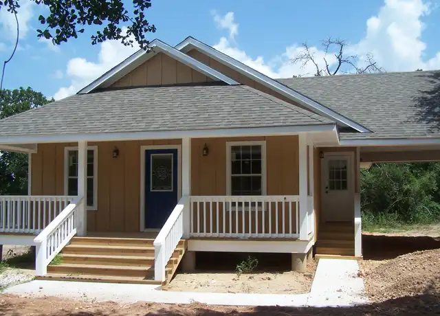Property at 1921 S Berlin Rd, Brenham, TX, 77833, 3 beds, 2 baths, [object Object]