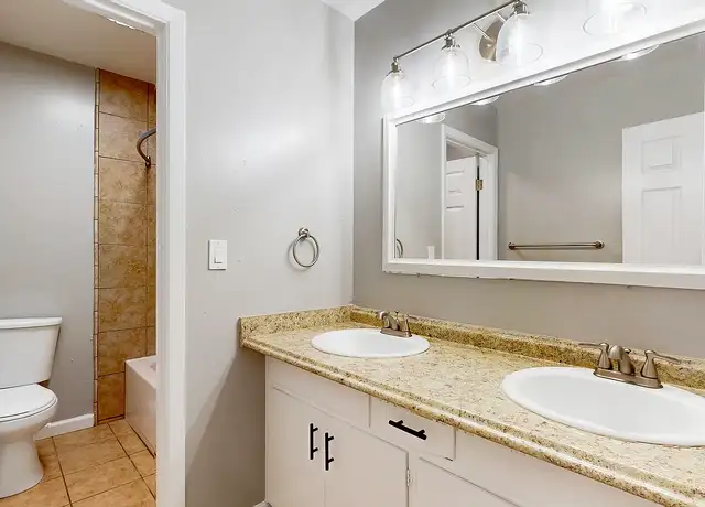 Photo of 911 Pennsylvania Pl, Davis, CA 95616